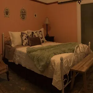 Irenehouse Victorian Apartment